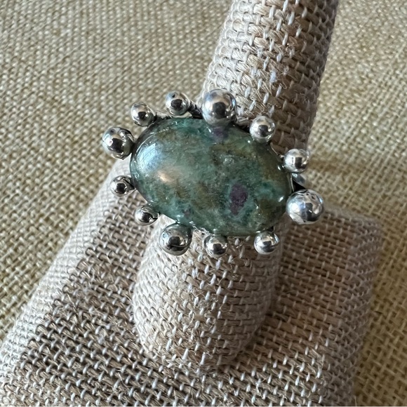 New Ruby Zoisite Stone Crystal Large Prong Set Cabochon Silver Overlay Ring 8 - Picture 8 of 8